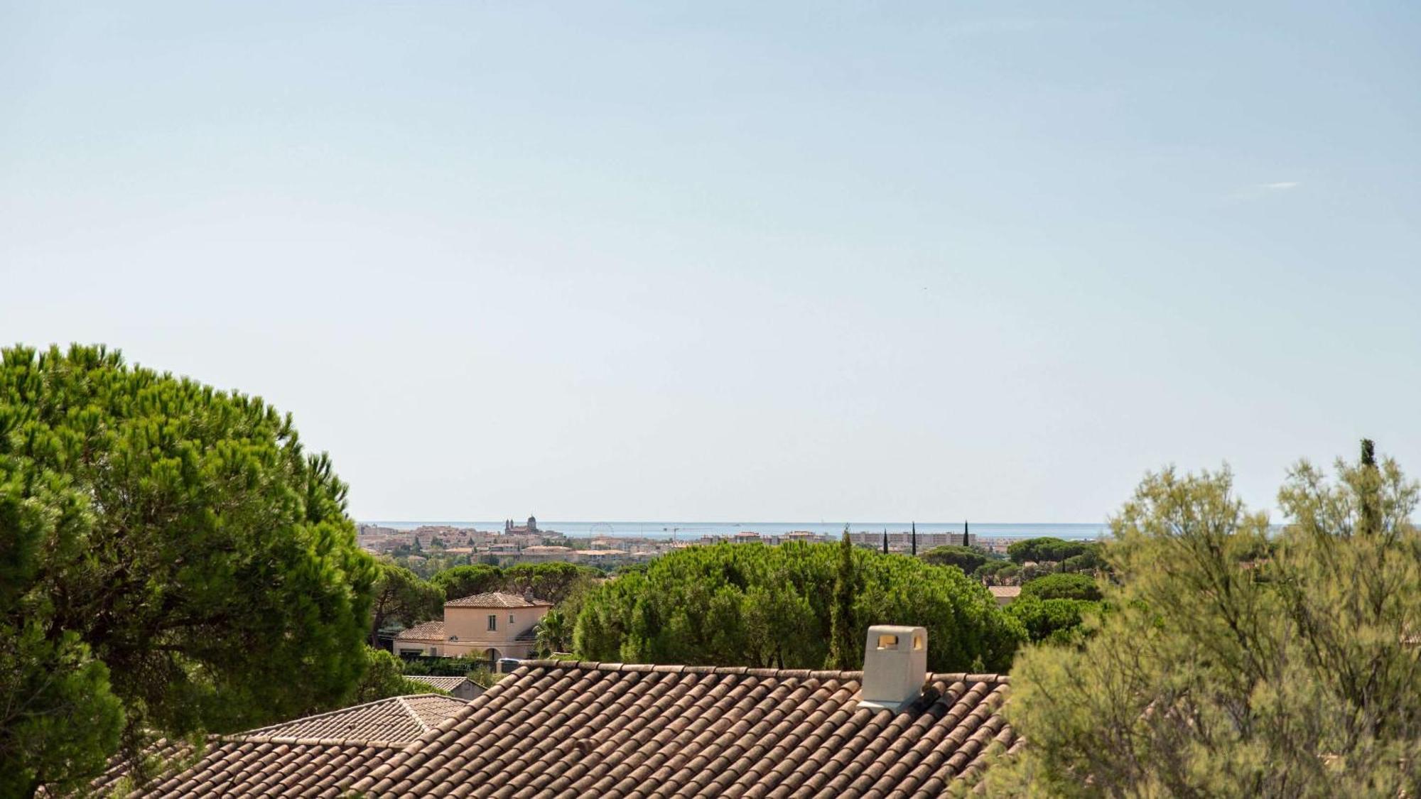 Comfort La Tour De Mare 4*