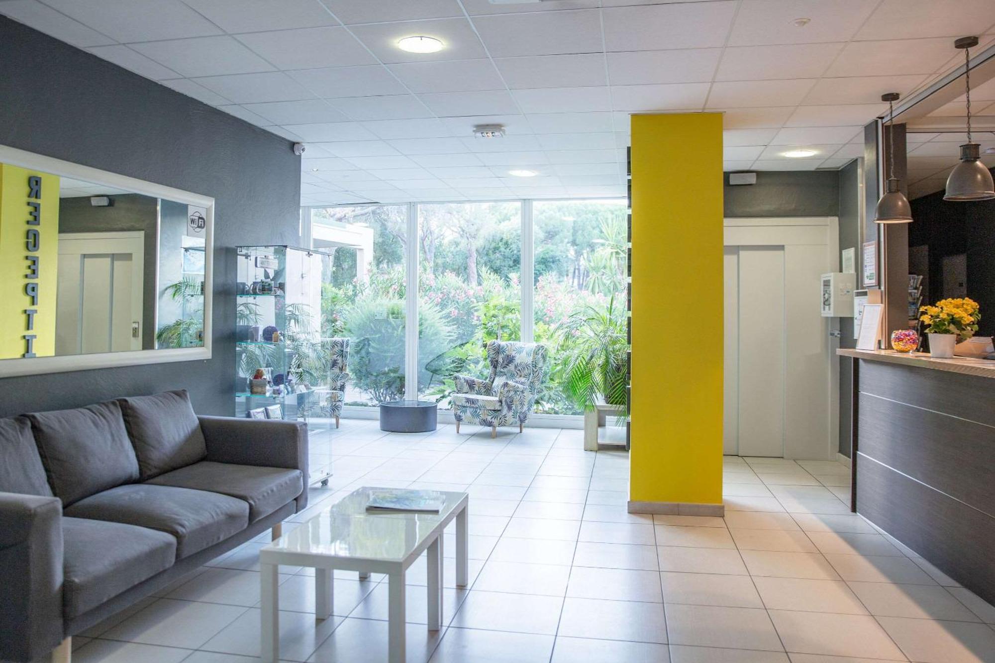 Comfort La Tour De Mare 4* Frejus