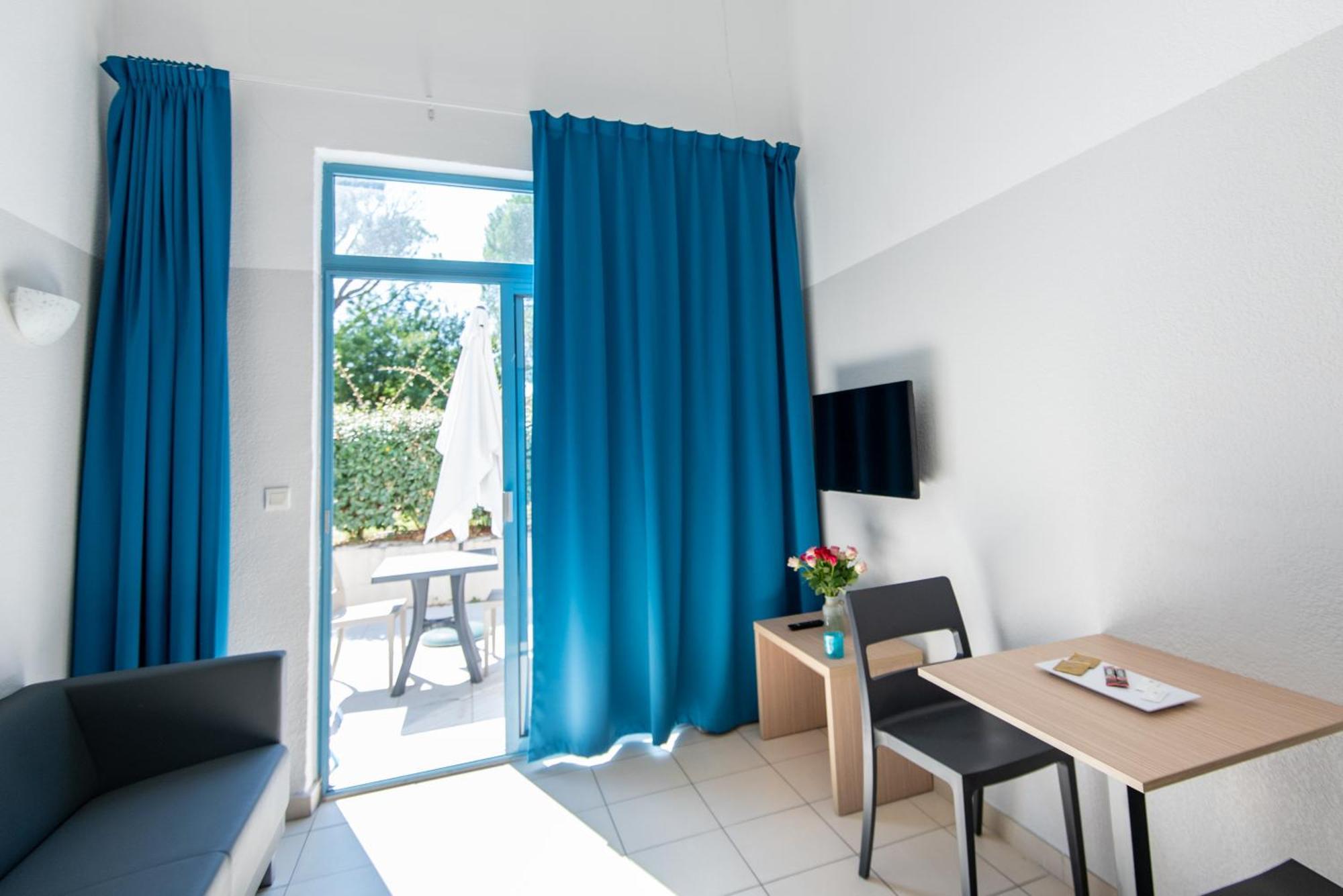 Comfort La Tour De Mare 4*