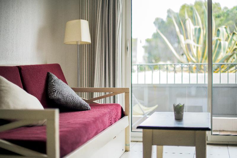 Comfort La Tour De Mare Hotel
