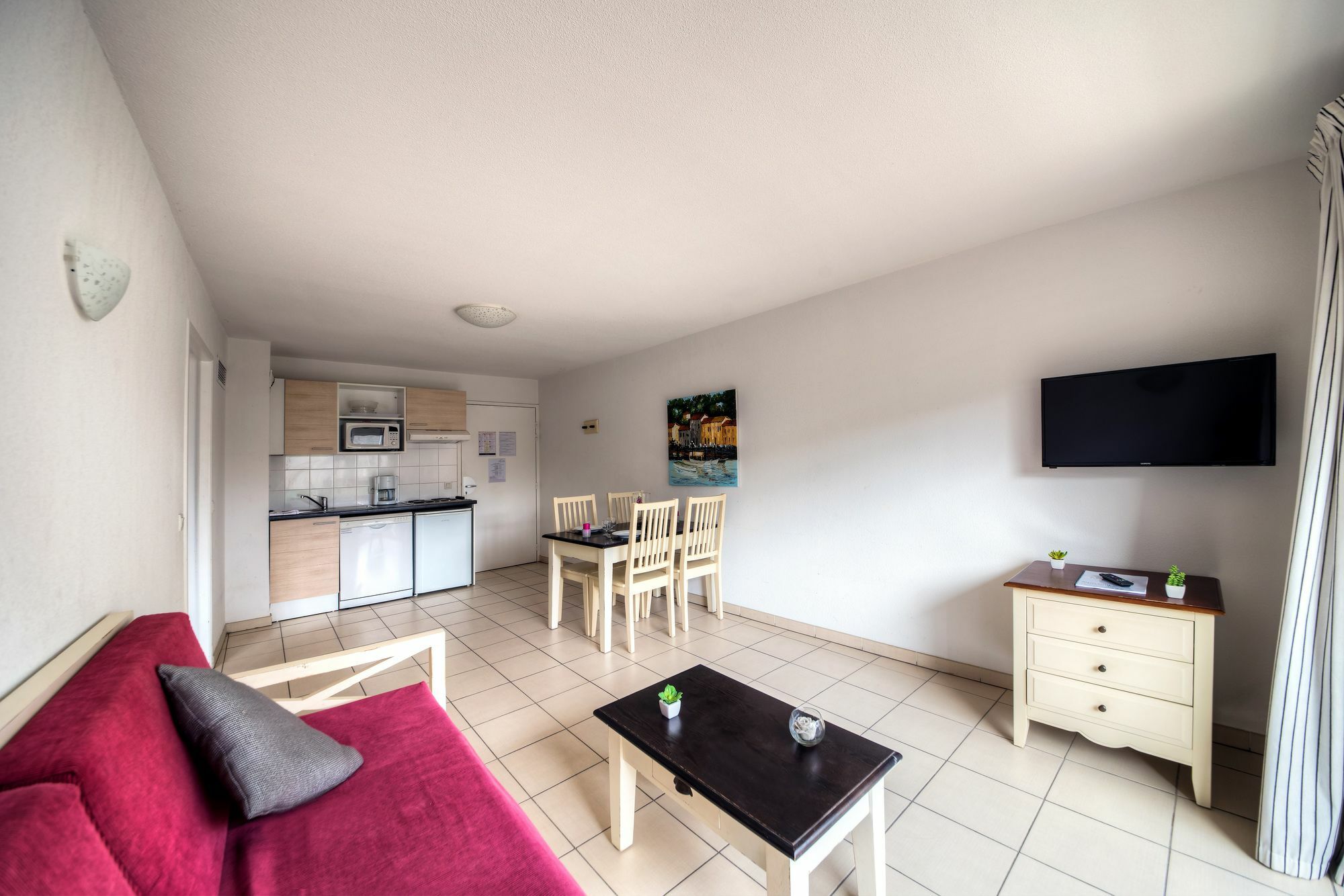 Comfort La Tour De Mare Hotel